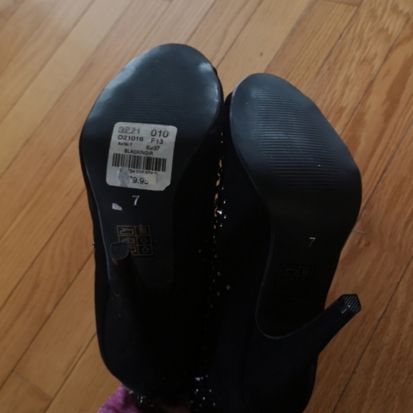 Studded peeptoe 2/50 💕 - Picture 5 of 7